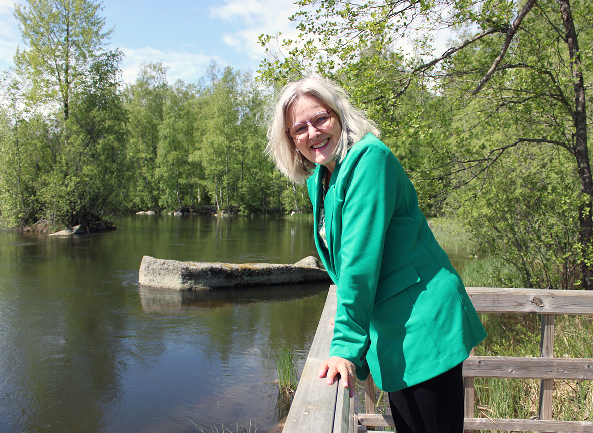 Etätyön pioneeri Hillevi Päällysaho muutti 15 vuoden mökkeilyn jälkeen